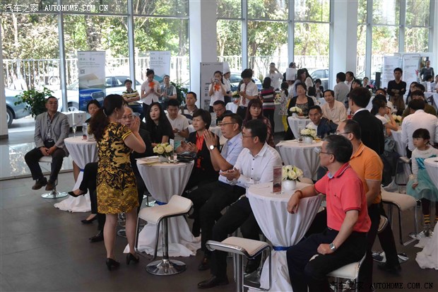 广发银行携驰泰奥迪logo银联白金卡首发